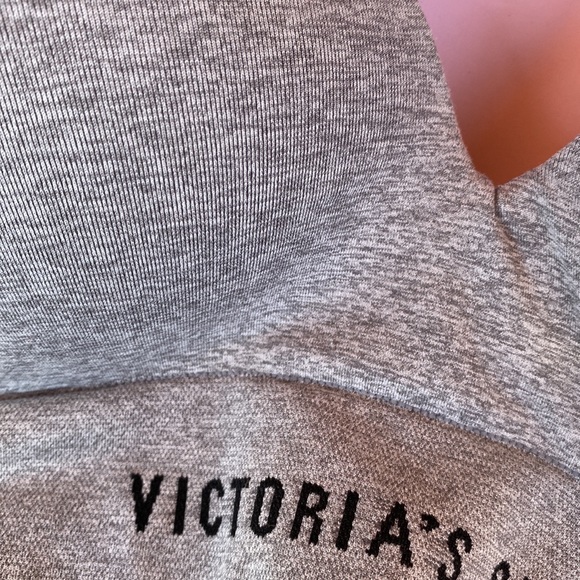 Bras - Picture 2 of 4